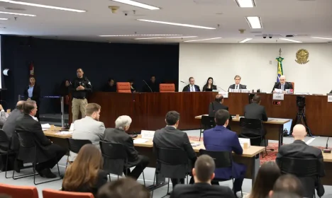 Brasília (DF), 09/06/2025 - O ministro do Supremo Tribunal Federal (STF) Alexandre de Moraes começa a ouvir os réus do núcleo 1 na ação da trama golpista, os interrogatórios ocorrerão presencialmente na sala de julgamentos da primeira turma da corte 
Foto: Valter Campanato/Agência Brasil