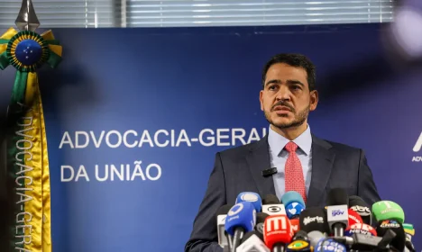 Brasília (DF), 01/07/2025 - o ministro da AGU, Jorge Messias, informou que a ação declaratória de constitucionalidade foi apresentada após solicitação feita pelo presidente Luiz Inácio Lula da Silva e com base em estudo técnico e jurídico solicitado ao órgão na semana passada.
Foto: José Cruz/Agência Brasil