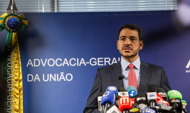 Brasília (DF), 01/07/2025 - o ministro da AGU, Jorge Messias, informou que a ação declaratória de constitucionalidade foi apresentada após solicitação feita pelo presidente Luiz Inácio Lula da Silva e com base em estudo técnico e jurídico solicitado ao órgão na semana passada.
Foto: José Cruz/Agência Brasil