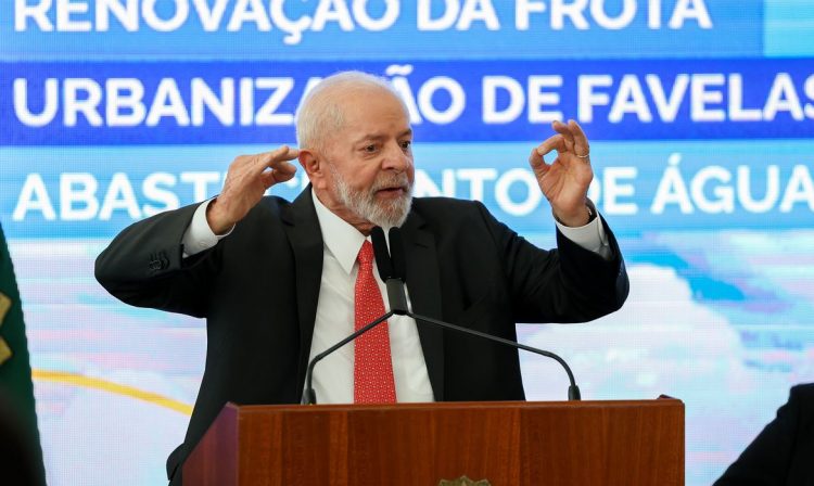 08/05/2024 – O presidente Luiz Inácio Lula da Silva, durante cerimônia de divulgação dos resultados do Novo PAC Seleções Cidades, no Palácio do Planalto.   Foto: Jose Cruz/Agência Brasil