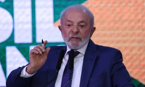 Brasília (DF) 13/08/2025 - O presidente da República, Luiz Inácio Lula da Silva, fala durante assinatura da medida provisória (MP) Brasil Soberano., no Palácio do Planalto Foto: CanalGov/Reprodução