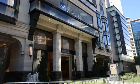 São Paulo (SP), 19/11/2025 - Fachada do Banco Master na rua Elvira Ferraz em Itaim Bibi. Foto: Rovena Rosa/Agência Brasil