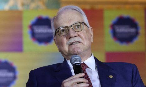 Rio de Janeiro (RJ), 10/04/2026 - O presidente do Supremo Tribunal Federal - STF, Edson Fachin, participa do lançamento do projeto Horizontes Culturais, realizado pelo Conselho Nacional de Justiça e da Secretaria Nacional de Políticas Penais do Ministério da Justiça e Segurança Pública, durante encerramento da Semana da Cultura no Sistema Prisional, no Teatro Municipal, Cinelândia. Foto: Rovena Rosa/Agência Brasil