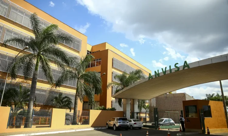Fachada do edifício sede da Agência Nacional de Vigilância Sanitária (Anvisa).