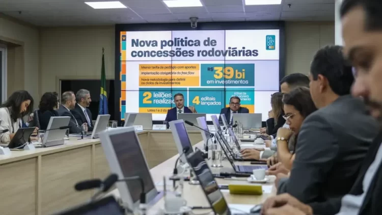 Ministro disse ainda que o governo pretende atingir um índice de condição da malha rodoviária de 80% até o final de 2024 / Foto: Agência Brasil