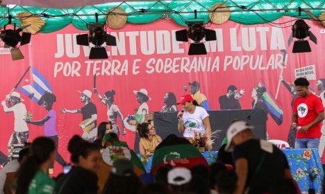 Brasília (DF) 16/10/2023 - Acampamento da Juventude em Luta, por Terra e Soberania Popular realizado pela Via Campesina. reúne dois mil jovens camponeses de 22 estados.  Na programação, debates sobre a conjuntura política nacional e global, a questão feminista e antirracista, arte, cultura e as tarefas da juventude frente às questões ambientais.
Foto: José Cruz/Agência Brasil