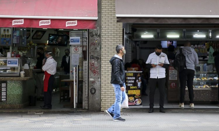 Movimentação no comércio de São Paulo após reabertura.
Foto: Rovena Rosa/Agência Brasil/Arquivo