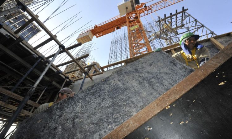 indústrias; fábricas,Obras de construção do edifício sede do SENAI,  construção civil