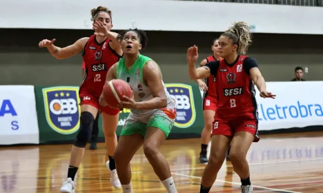 Campinas (SP), 07/06/2025 - Lance dee jogo entre Unimed e Sesi, realizado no Tênis Clube de Campinas, pela Liga de Basquete Feminino. Foto: Giuliano Abrahão/LBF