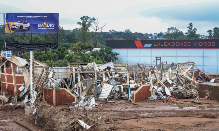 Lajeado (RS), 19/05/2024 – CHUVAS RS- Destruição -  O rio Taquari subiu 24 metros nos últimos dias causando destruição na Cidades de Lajeado. Foto: Rafa Neddermeyer/Agência Brasil