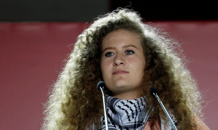 Ahed Tamimi, fala durante o festival anual da Juventude Comunista Grega em Atenas, Grécia, 22 de setembro de 2018. Foto: Arquivo REUTERS/Costas Baltas