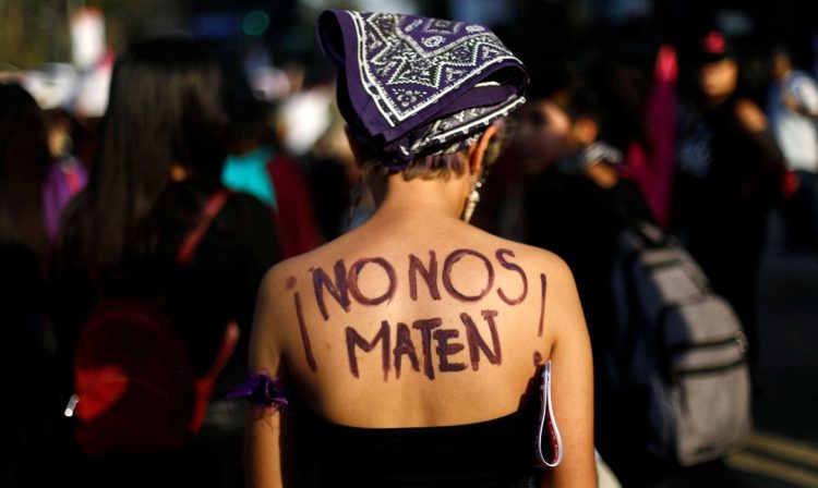 Protesto contra o feminicídio e violência contra mulheres.