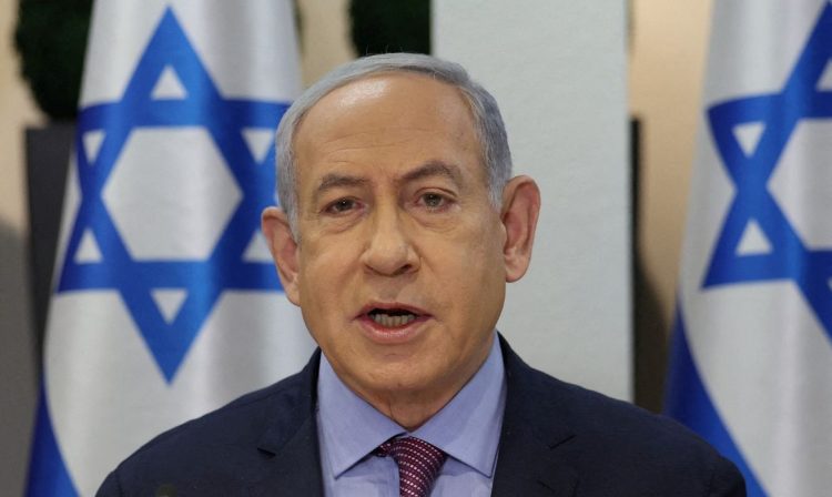 Benjamin Netanyahu em Tel Aviv
 31/12/2023    ABIR SULTAN/Pool via REUTERS