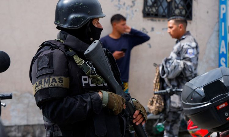 Police leave the El Inca prison after a security operation due to riots, following the disappearance of Jose Adolfo Macias, alias 'Fito', leader of the Los Choneros criminal group, in Quito, Ecuador, January 8, 2024. REUTERS/Karen Toro