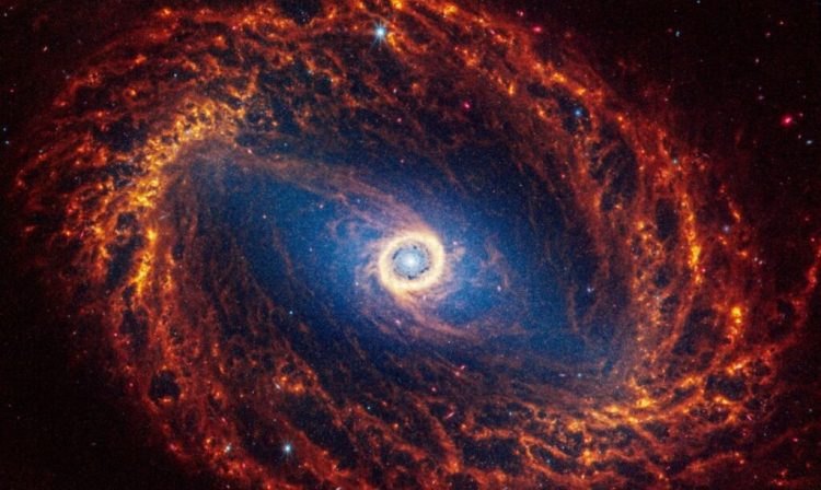 Galáxia espiral NGC 1512 situada a 30 milhões de anos luz da Terra
Divulgação via REUTERS.