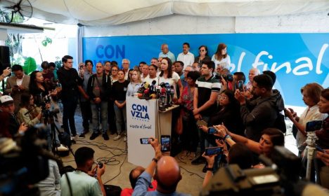 Venezuelan opposition leader Maria Corina Machado, who is barred from holding public office, addresses the media after Venezuela's opposition coalition failed to register a candidate to run in the country's July presidential election, in Caracas, Venezuela March 26, 2024. REUTERS/Leonardo Fernandez Viloria