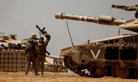 Soldados israelenses perto da fronteira com Gaza
 9/5/2024   REUTERS/Amir Cohen