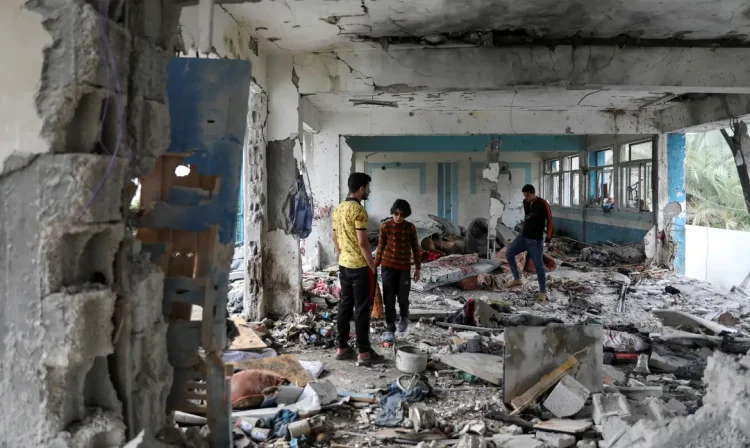 Ataque de Israel a escola que abrigava deslocados no centro de Gaza
 6/6/2024   REUTERS/Abed Khaled