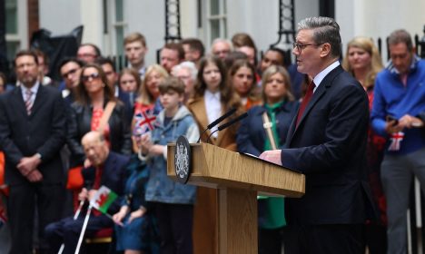 British Prime Minister Keir Starmer delivers his speech outside Number 10 Downing Street, following the results of the election, in London, Britain, July 5, 2024. Foto: Toby Melville/Reuters/Proibida a Reprodução