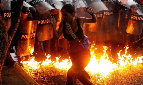 Protesto na cidade venezuelana de Puerto La Cruz
  29/7/2024    REUTERS/Samir Aponte