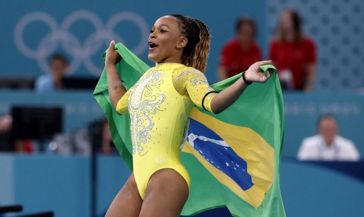 Paris 2024 Olympics - Artistic Gymnastics - Women's All-Around Final - Bercy Arena, Paris, France - August 01, 2024.
Rebeca Andrade of Brazil celebrates after winning silver. c