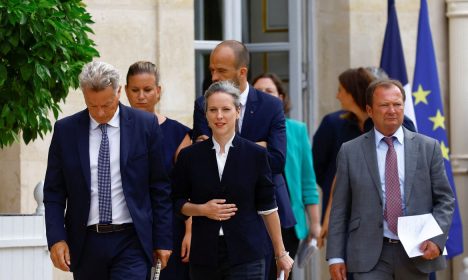 Políticos franceses após reunião com Macron em Paris
 23/8/2024    REUTERS/Abdul Saboor/direitos reservados