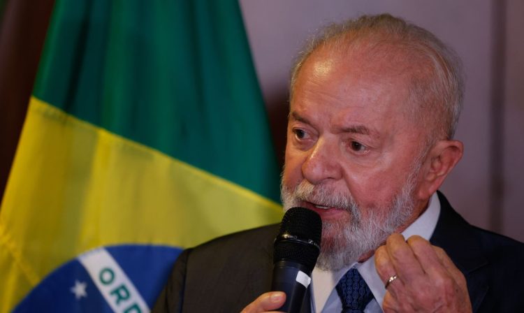 Rio de Janeiro (RJ) 19/06/2024 – O presidente da República, Luiz Inácio Lula da Silva, na assinatura de convênios do Banco do Brasil e da Caixa com a prefeitura do Rio para obras do BRT e de infraestrutura. Foto: Fernando Frazão/Agência Brasil