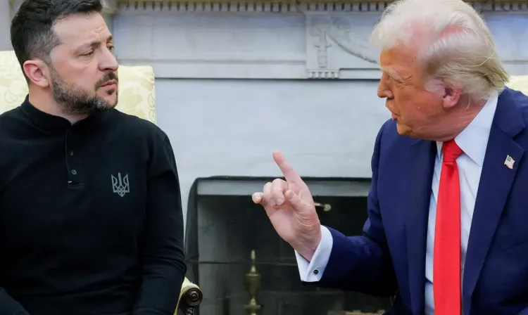U.S. President Donald Trump talks with Ukrainian President Volodymyr Zelenskiy at the White House in Washington, D.C., U.S., February 28, 2025. Reuters/Brian Snyder/Proibida reprodução