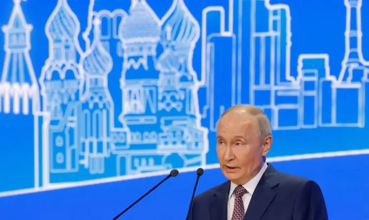Presidente russo Vladimir Putin em Moscou
 18/3/2025   Reuters/Maxim Shemetov/Proibida reprodução