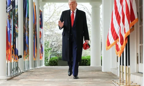 U.S. President Donald Trump gestures, ahead of delivering remarks on tariffs, in the Rose Garden at the White House in Washington, D.C., U.S., April 2, 2025. REUTERS/Leah Millis     TPX IMAGES OF THE DAY
