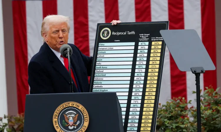 2025-05-29t103241z_1_lynxnpel4s0dr_rtroptp_4_eua-tribunal-tarifas Presidente dos EUA, Donald Trump, apresenta suas tarifas na Casa Branca, em Washington
02/04/2025
REUTERS/Carlos Barria