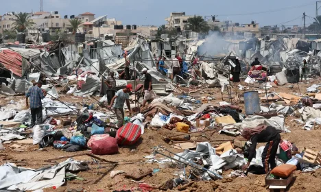 Local atacado por Israel em Deir Al-Balah, centro de Gaza
 21/8/2025     REUTERS/Ramadan Abed