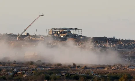 Construções destruídas por explosões em Gaza
07/10/2025
REUTERS/Ammar Awad