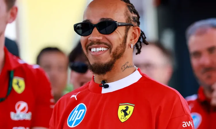 2025-10-24t184409z_1_lynxmpel9n0yi_rtroptp_4_f1-hamilton-mclaren-conselho Lewis Hamilton  durante Grande Prêmio do México de Fórmula 1
23/10/2025 REUTERS/Raquel Cunha