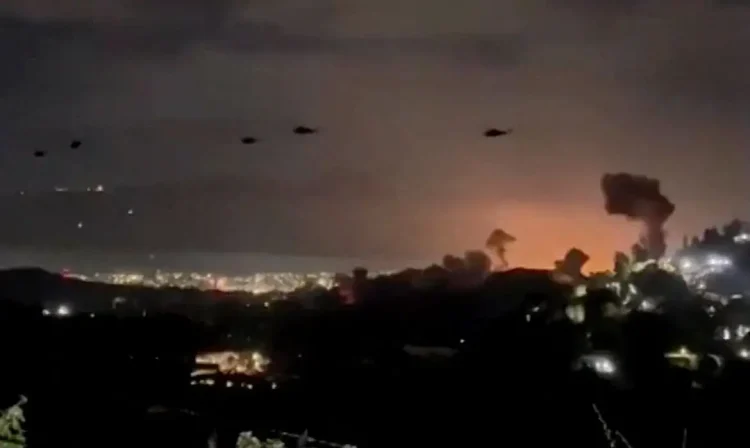 Explosões em Caracas
 3/1/2026  Vídeo obtido pela Reuters