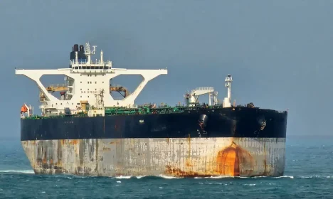 Navio petroleiro Bella-1 no Estreito de Cingapura
18/03/2025 Hakon Rimmereid/via REUTERS