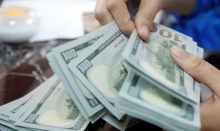 Notas de dólar
16 de maio de 2016
REUTERS/Kham