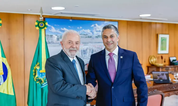 Brasília (DF), 24.01.2024 - Presidente da República, Luiz Inácio Lula da Silva, recebe em audiência o presidente da General Motors International, Shilpan Amin, no Palácio do Planalto. Foto: Ricardo Stuckert/PR