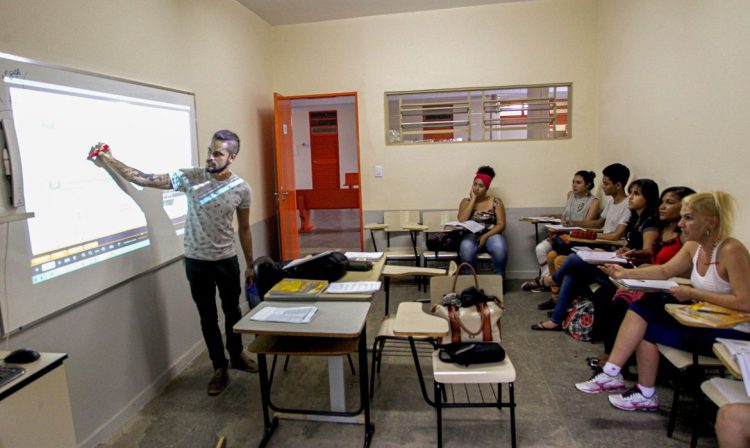 Brasília (DF) 28/11/2023 – Estudantes do ensino médio terão poupança para permanecer na escola
Foto: Joel Rodrigues/Agência Brasília