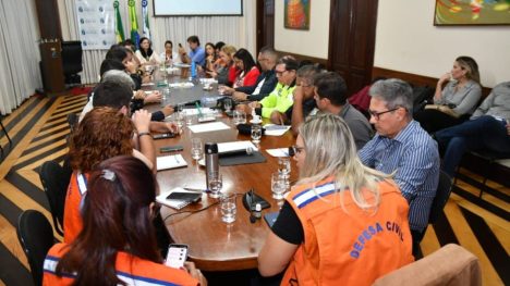 Reunião do gabinete de crise decreta estado de emergência em Natal. Foto: Alex Régis.