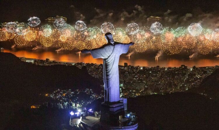 Réveillon 2021/2022 Copacabana Rio de Janeiro - Cristo Redentor