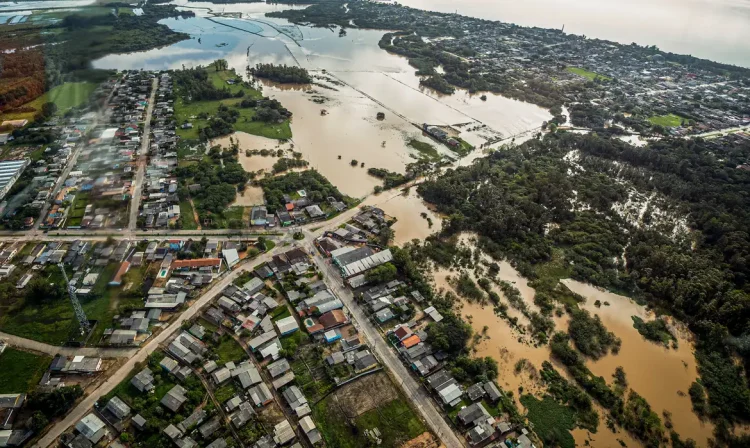 Porto Alegre (RS) 28/09/2023 – Lago Guaíba sobe mais de 3 metros e transborda em Porto Alegre, cidade teve o inverno mais chuvoso dos últimos 62 anos.
Foto: Mauricio Tonetto / Secom