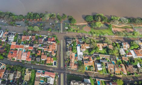 Porto Alegre (RS) 28/09/2023 – Lago Guaíba sobe mais de 3 metros e transborda em Porto Alegre, cidade teve o inverno mais chuvoso dos últimos 62 anos.
Foto: Mauricio Tonetto / Secom