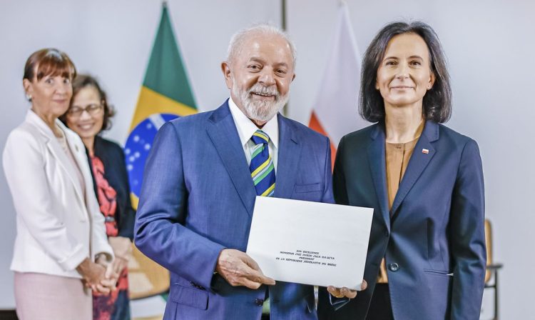 17.11.2023 - Presidente da República, Luiz Inácio Lula da Silva, durante apresentação de cartas credenciais da Embaixadora da República da Polônia, Bogna Janke. Palácio do Planalto - Brasília - DF. Foto: Ricardo Stuckert / PR