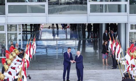 Brasília (DF), 06.03.2024 - Presidente da República, Luiz Inácio Lula da Silva recebe, com honras militares, o presidente do Governo da Espanha, Pedro Sánchez, por ocasião de sua visita oficial ao Brasil, no Palácio do Planalto. Foto: Ricardo Stuckert/PR