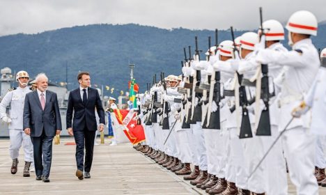 Itaguaí (RJ), 27.03.2024 - Presidente da República, Luiz Inácio Lula da Silva, na cerimônia de lançamento ao mar do submarino Tonelero, com a participação do Presidente da República Francesa, Emmanuel Macron, na Base de Submarinos da Ilha da Madeira, em Itaguaí (RJ). Foto: Ricardo Stuckert/PR