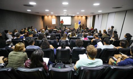 Brasília (DF), 02.05.2024 - Os candidatos do Distrito Federal que farão o Concurso Público Nacional Unificado (CNU) estão aproveitando os últimos dias para revisar o conteúdo. Cerca de 160 pessoas acompanharam o último aulão preparatório promovido pela Biblioteca Nacional de Brasília (BNB). Foto: Joel Rodrigues/Agência Brasília