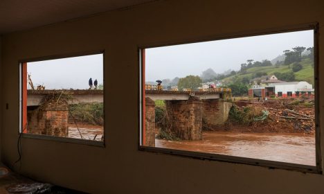 SINIMBU, RS, BRASIL, 03.05.2024 - Trabalho de limpeza na região de Sinumbu, devido aos estragos causados pela forte chuva no estado do Rio Grande do Sul. Foto: Gustavo Mansur/Palácio Piratini