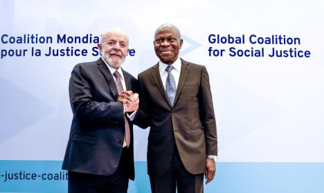 13.06.2024. Genebra, Suíça. - Presidente da República, Luiz Inácio Lula da Silva com  e Diretor-Geral da Organização Internacional do Trabalho, Gilbert Houngbo, durante Sessão de Encerramento do Fórum Inaugural da Coalizão Global para a Justiça Social no âmbito da 112a Conferência Internacional do Trabalho, no Palácio das Nações.  
Foto: Ricardo Stuckert / PR