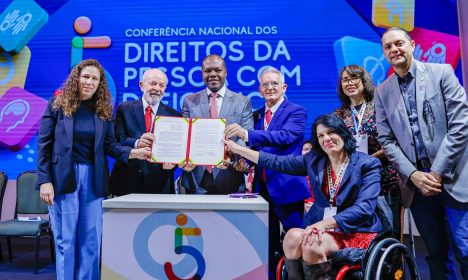 Brasília (DF), 17/07.2024 - Presidente da República, Luiz Inácio Lula da Silva, durante solenidade de encerramento da 5ª Conferência Nacional dos Direitos da Pessoa com Deficiência, no Centro Internacional de Convenções do Brasil (CICB). Foto: Ricardo Stuckert/PR